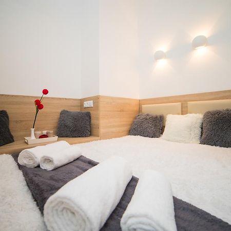 Mini Economy Apartments In The Central Part Of Lviv- Krekhivska 7 エクステリア 写真