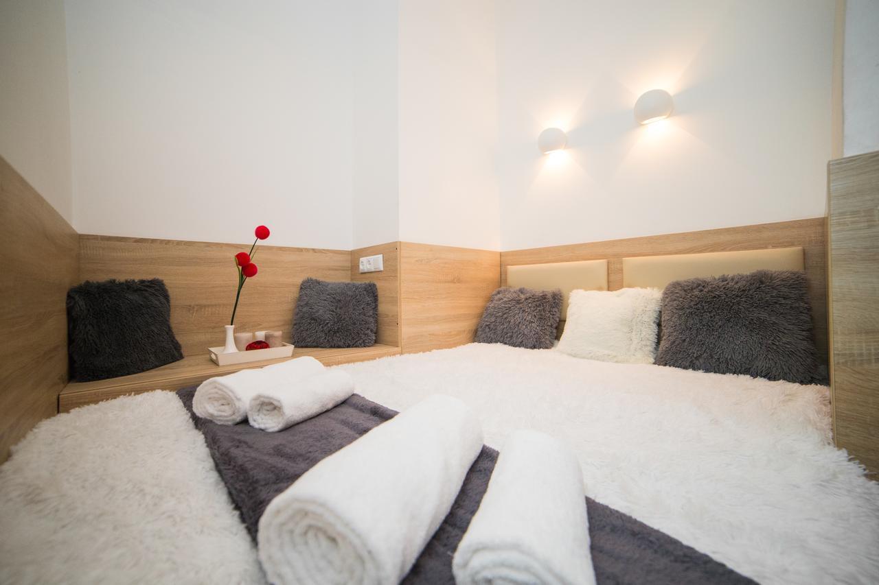 Mini Economy Apartments In The Central Part Of Lviv- Krekhivska 7 エクステリア 写真