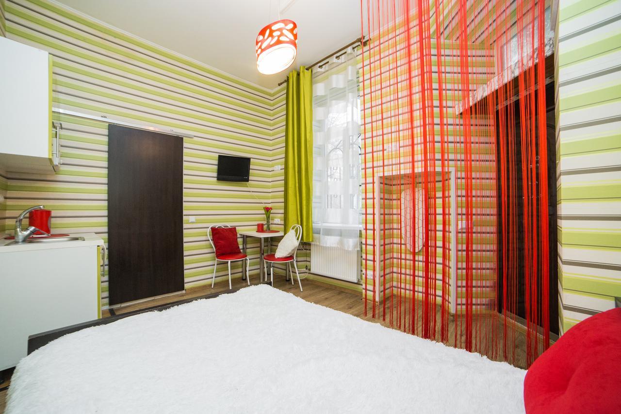 Mini Economy Apartments In The Central Part Of Lviv- Krekhivska 7 エクステリア 写真